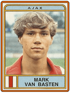 Marco%2BVAN%2BBASTEN%2B-%2BPanini%2BAjax%2BAmsterdam%2B1983-84.png