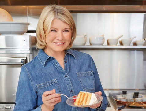 martha-stewart-with-dessert-1037-d112925.jpg