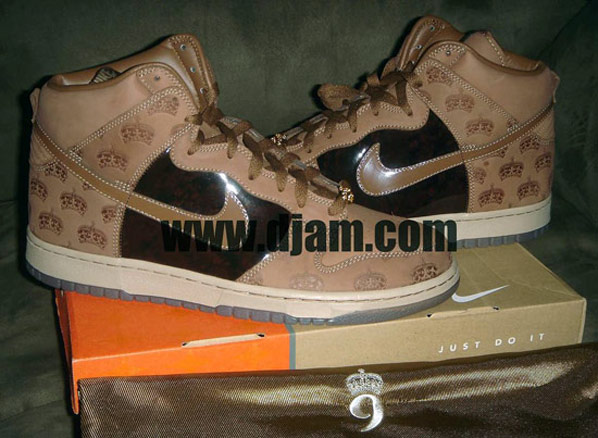 mighty-crown-dunk-nike.jpg