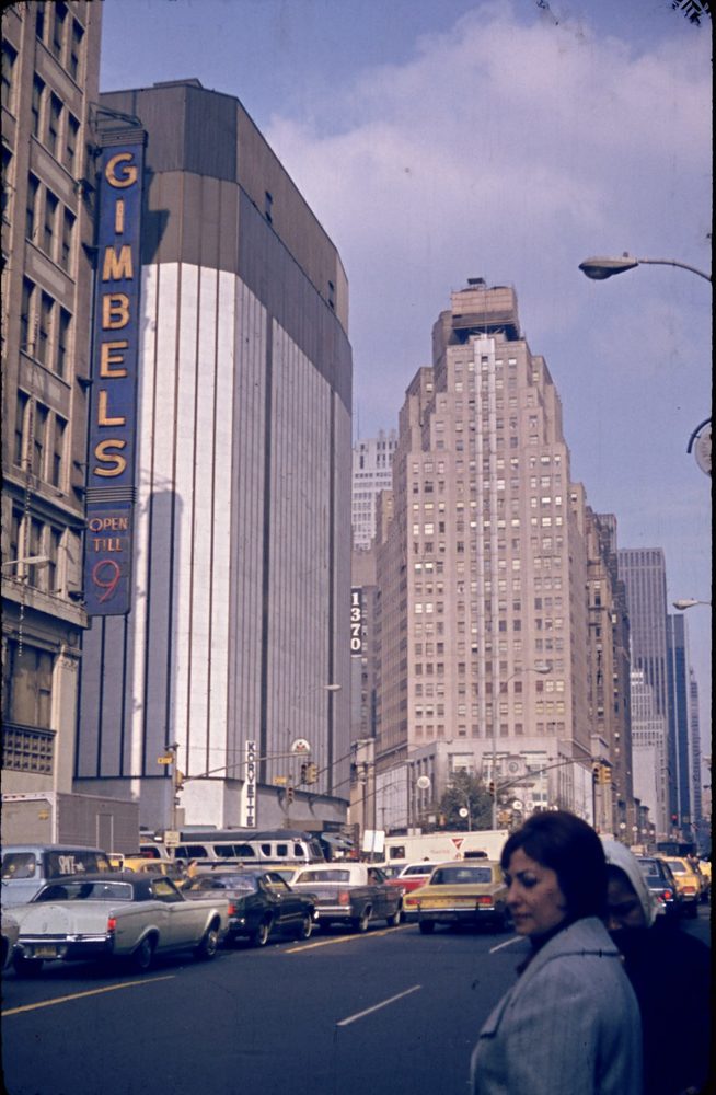 New-York-1978-Leonid-Razbash-Gimbels-1200x1835.jpg
