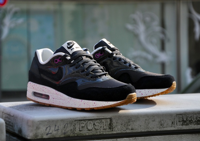 Nike-Air-Max-1-Club-Pink-Anthracite-Black-Outdoor.jpg