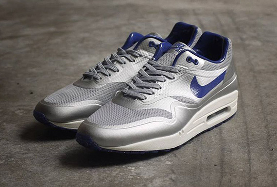nike-air-max-1-night-track-hyperfuse.jpg