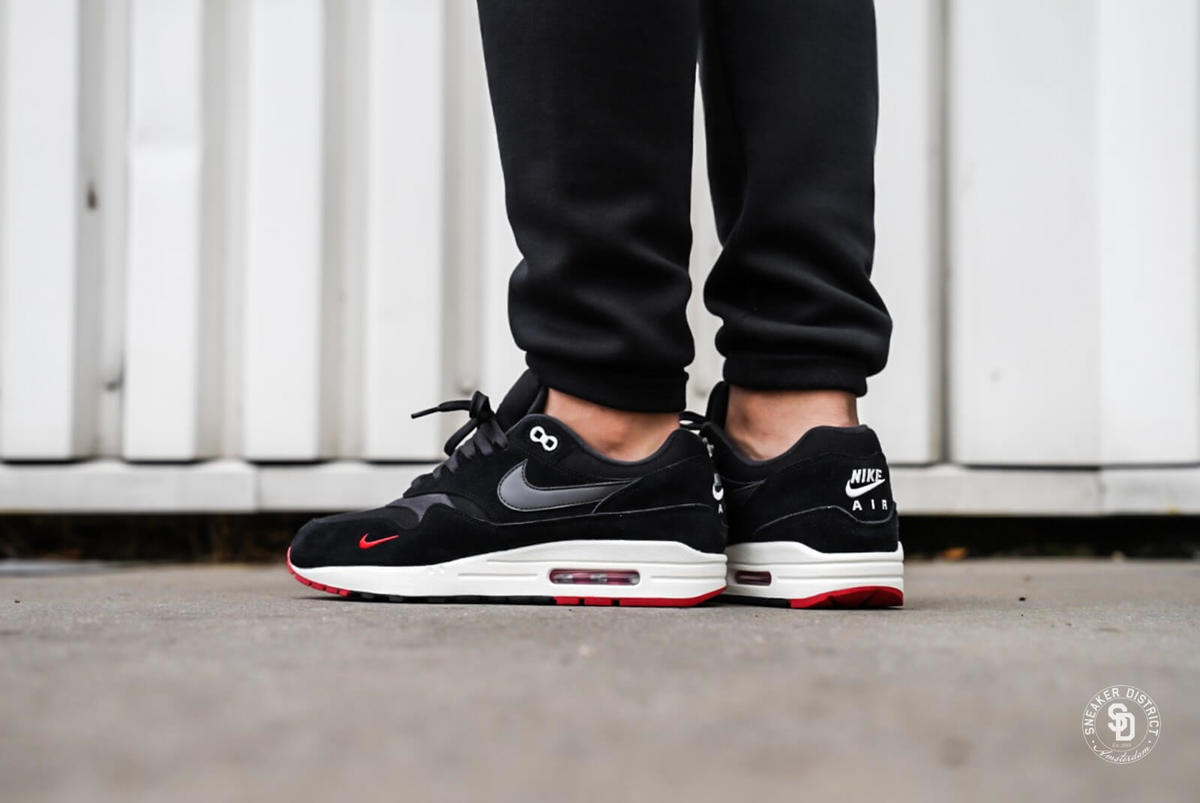 Nike-Air-Max-1-Premium-Mini-Swoosh-Black-University-Red-1600.jpg