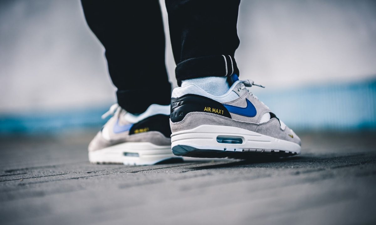 nike-air-max-1-we-beige-blue-av5188-001-mood-3.jpg