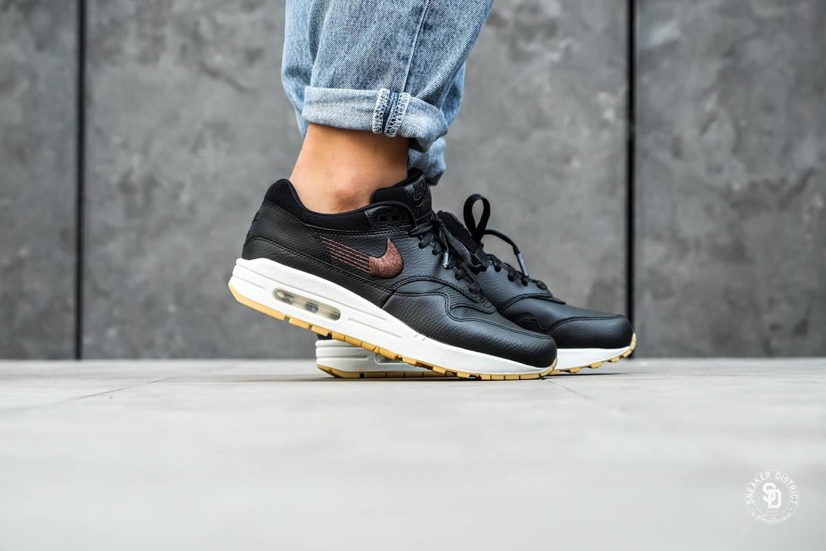 Nike-Womens-Air-Max-1-Premium-Black-Gum-White-2-1600.jpg