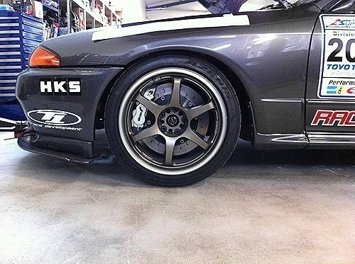 nissan-r32-r33-r34-brakes-alcon-advantage-extreme-front-2.jpg