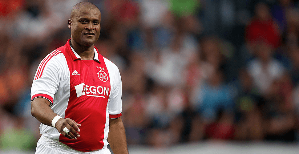 ns-Jong-Ajax-trainer-Winston-Bogarde-verkoopt-zijn-voetbalshirts-aan-hoogste-bieder_crop1000x500.png