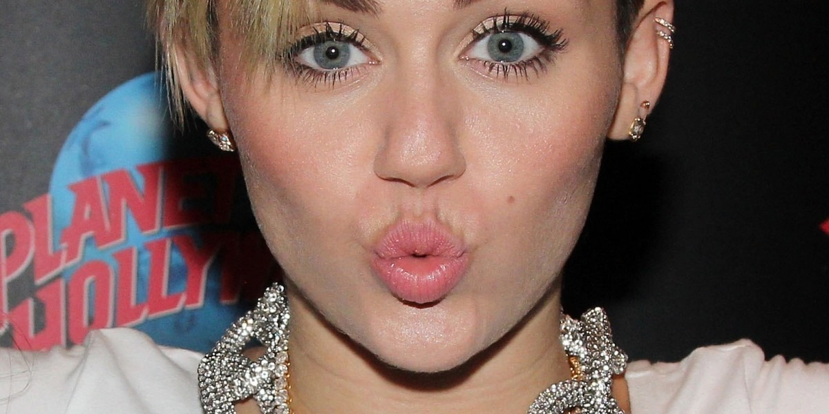 o-MILEY-CYRUS-facebook.jpg