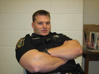 officerderekpoundstone_naugatuckpd.jpg