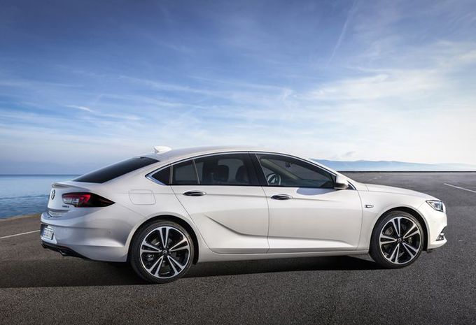 Opel-Insignia-Grand-Sport-2017-8.jpg