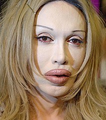 pete_burns-thumb-213x240-541.jpg