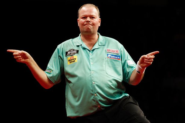 Raymond+van+Barneveld+celebrates+during+his+Premier+League+match.jpg