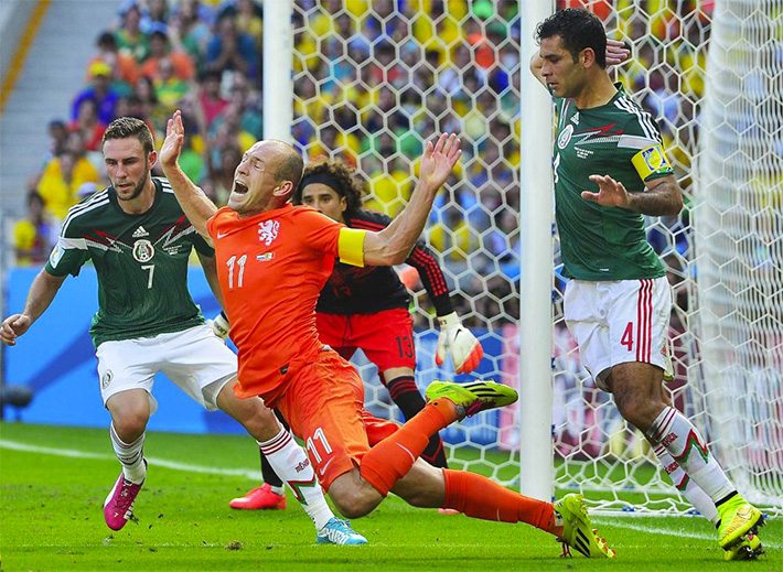 robben-duikt-tegen-mexico.jpg