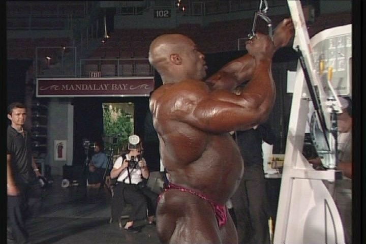 ronnie_coleman_gut.jpg