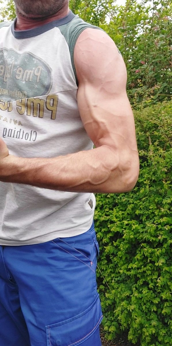 Screenshot_20220429-103100_Video Player.jpg