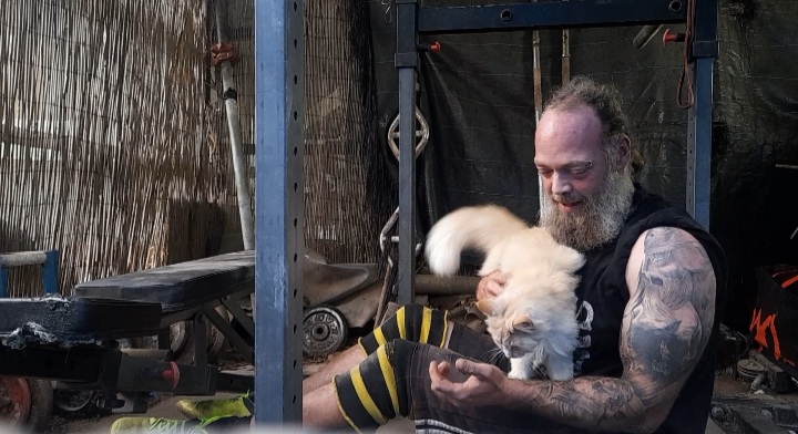 Screenshot_20220519-200523_Video Player.jpg