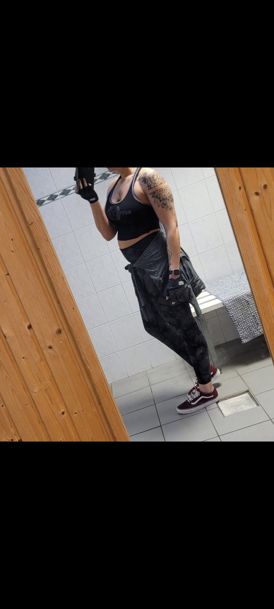 Screenshot_20240418-082900_Collage Maker - GridArt.jpg