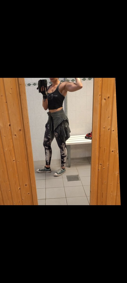 Screenshot_20240519-104731_Collage Maker - GridArt.jpg