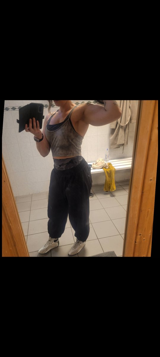 Screenshot_20250328-191234_Collage Maker - GridArt.jpg