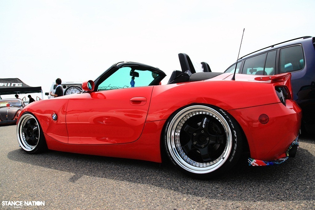 Slammed-BMW-Z4.jpg