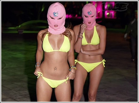 spring-breakers-bts-vid-01.jpg