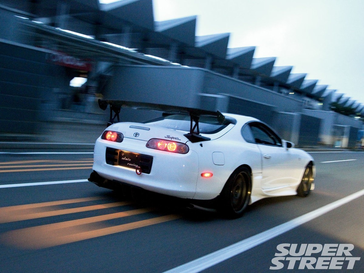 sstp_1102_01_o%2Bjza80_toyota_supra_turbo%2Brear_right_view.jpg