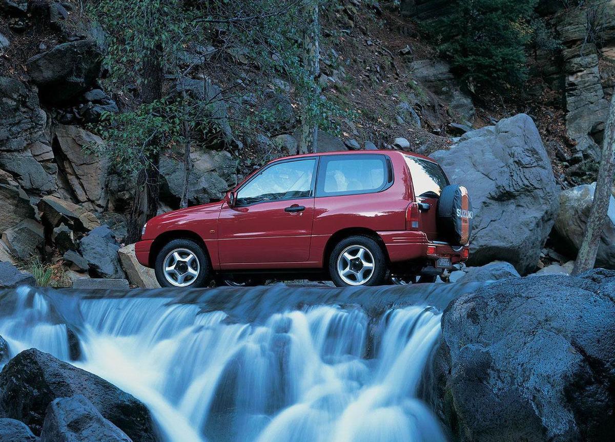 suzuki_grand_vitara_2004_01_b.jpg