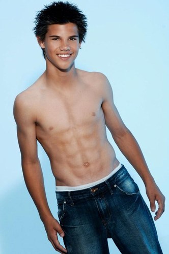 taylor-lautner-20071113-337892.jpg