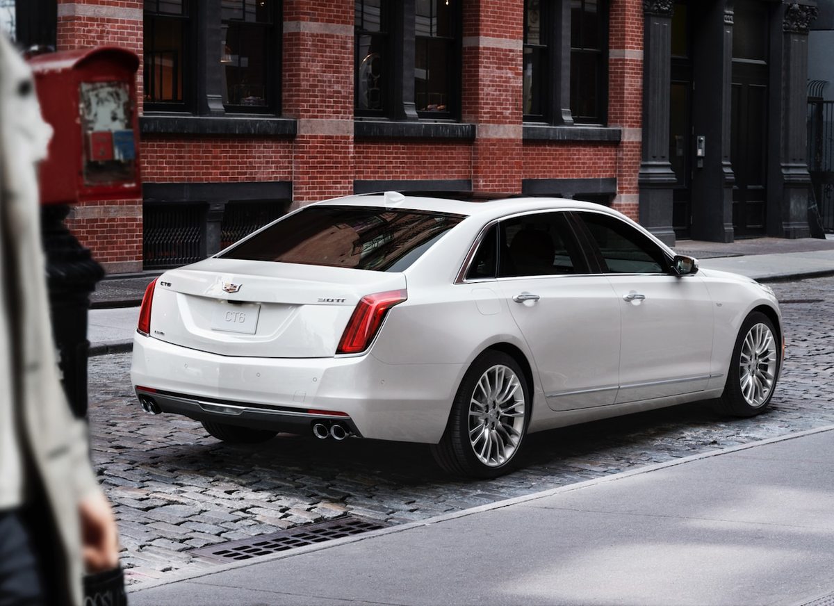 vehicles-ct6-sedan-gallery-exterior-05-l-m.jpg