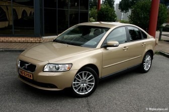 volvo_s40_06.jpg
