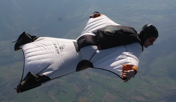 wingsuit-flying2.jpg