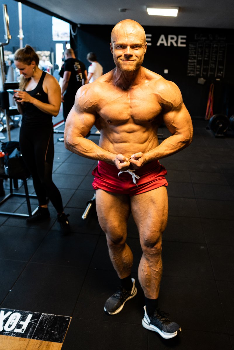 Wouter meest gemosselde pose.jpg