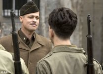 article-1181317-04E9EB37000005DC-696_468x336.jpg - 162379