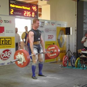 235kg DL op EK