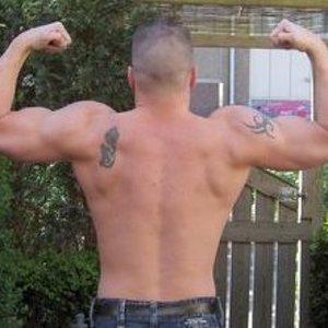 backdoublebiceps1