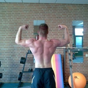 Back double biceps