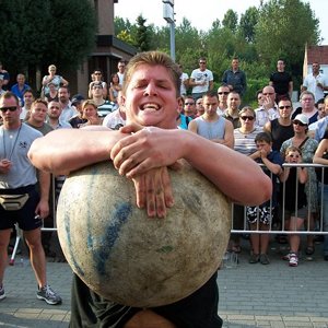 145kg steen