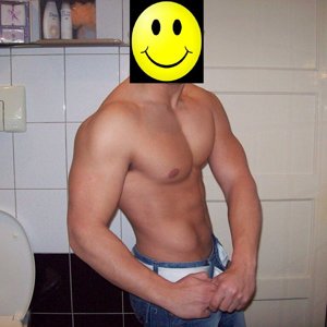 smile_pose_1024_x_768_