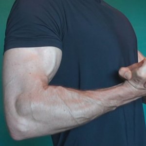 Biceps pose