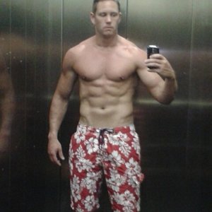 89 kilo, 29 jaar, 1.81 cm lang