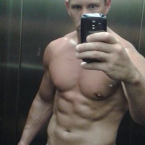 89 kilo, 29 jaar, 1.81 cm lang