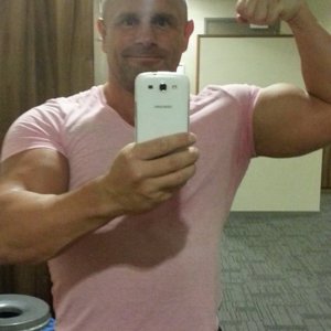 Selfie Biceps Pose