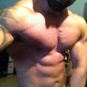 Lichaam is zeker niet buiten proportie tegenover armen