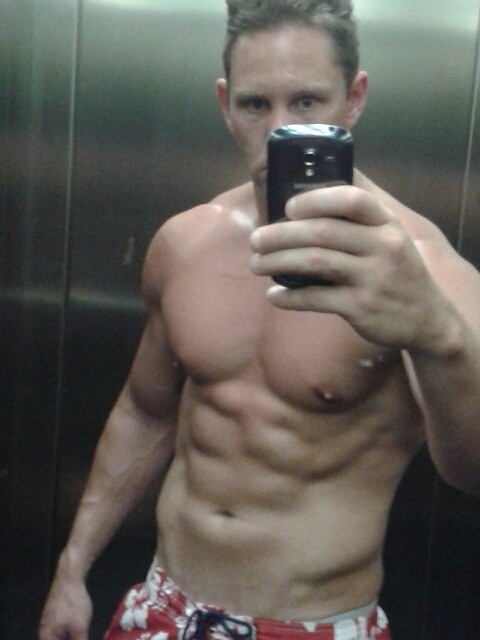 89 kilo, 29 jaar, 1.81 cm lang