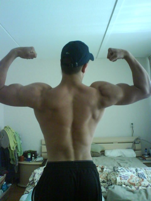 Back double biceps