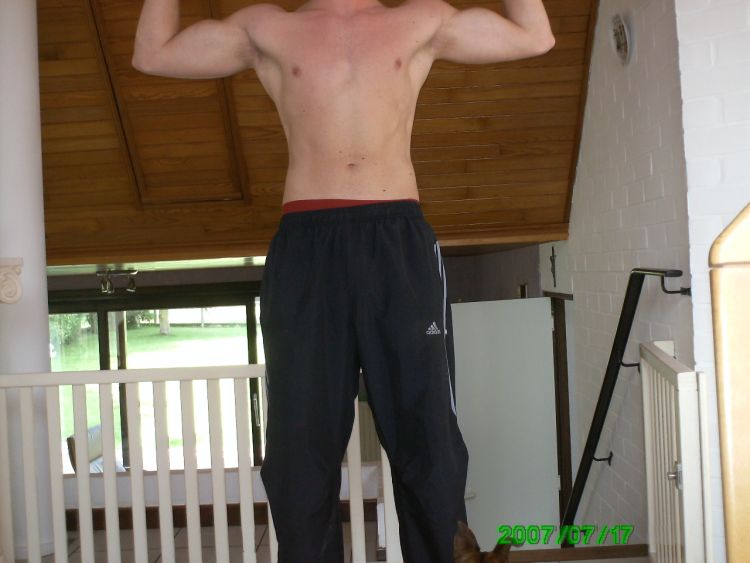 Front Double Bicep (No shirt)