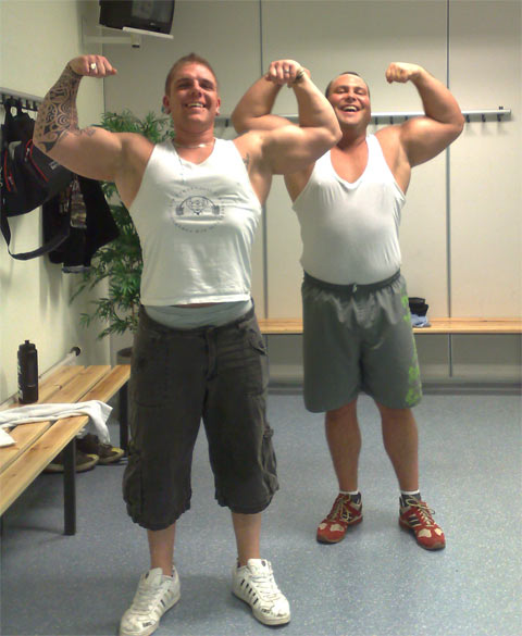 Poging tot front biceps