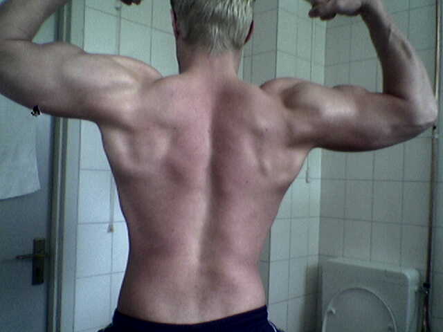 Rear double biceps