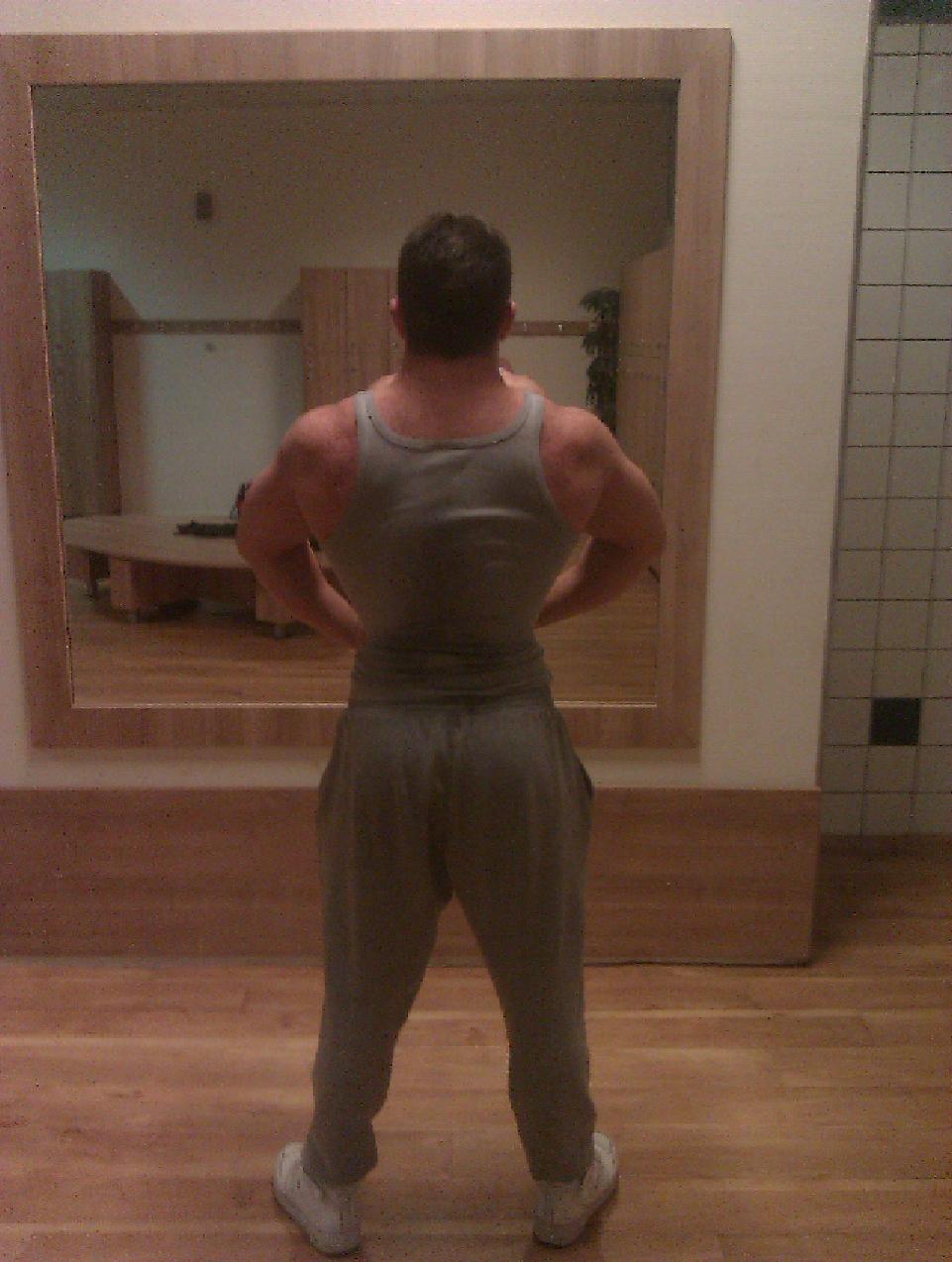 Te lui om me hemd uit te doen.